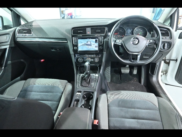 VOLKSWAGEN GOLF 2014
