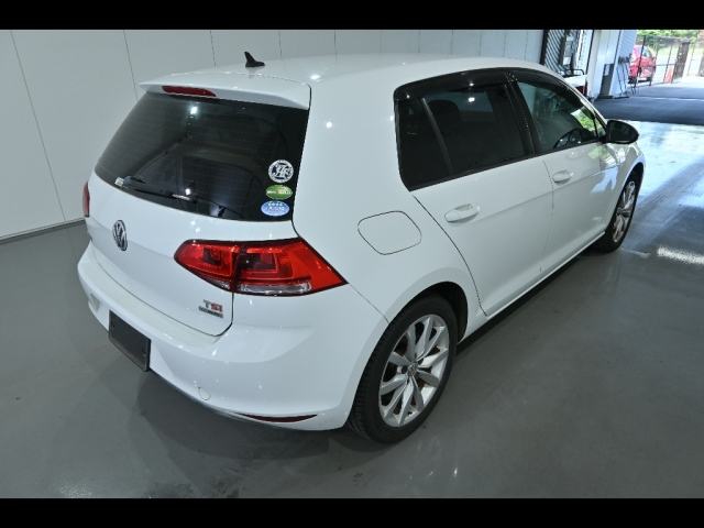 VOLKSWAGEN GOLF 2014