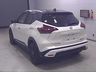 NISSAN KIX 2021