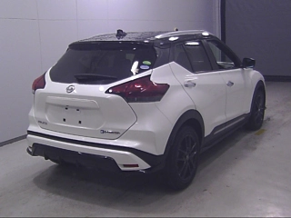 NISSAN KIX 2021