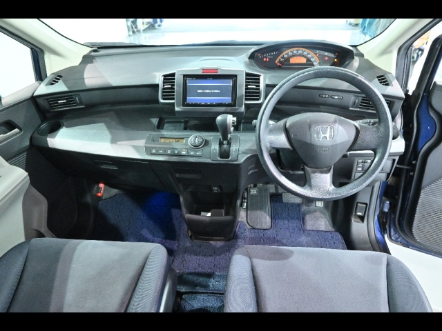 HONDA FREED 2010