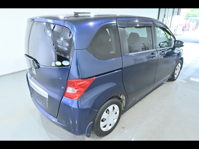 HONDA FREED 2010