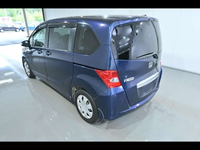 HONDA FREED 2010