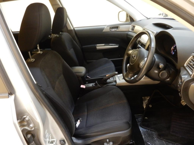 SUBARU FORESTER 2010