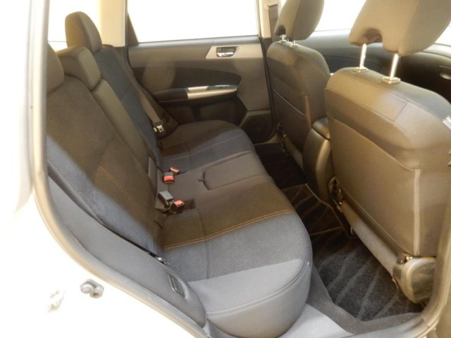 SUBARU FORESTER 2010