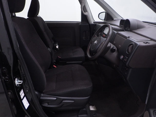 TOYOTA SPADE 2013