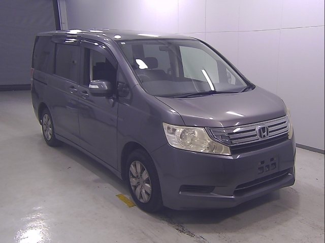 HONDA STEP WAGON 2011