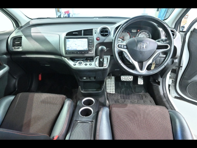 HONDA STREAM 2013