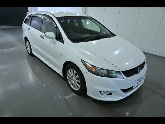HONDA STREAM 2013