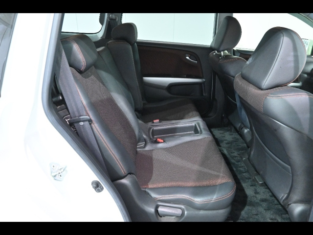 HONDA STREAM 2013