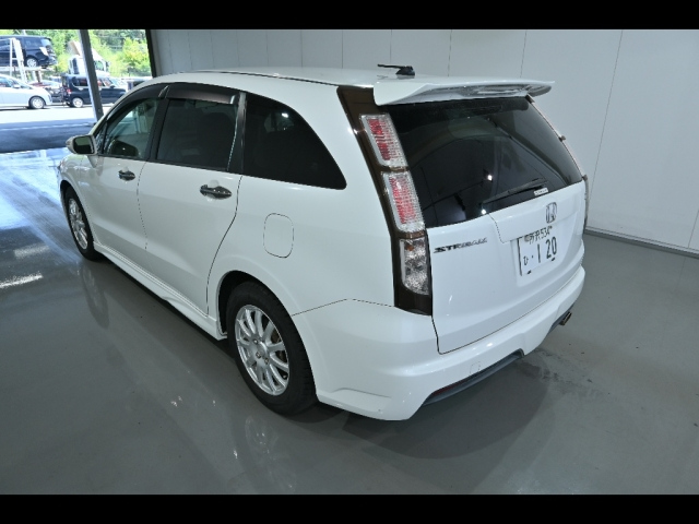 HONDA STREAM 2013