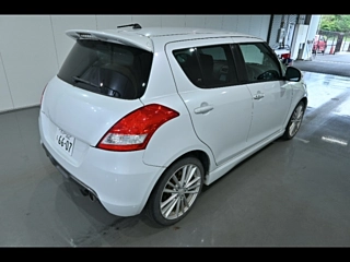 SUZUKI SWIFT 2012