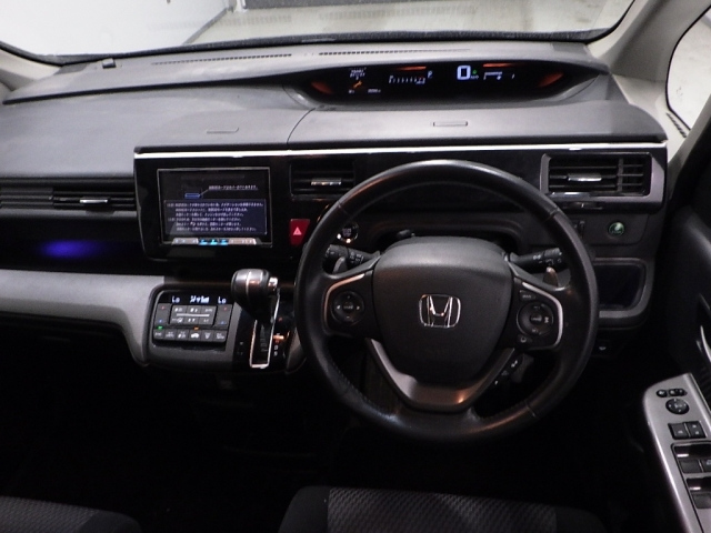 HONDA STEP WAGON 2017