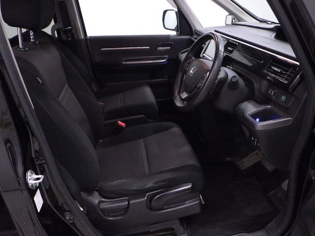 HONDA STEP WAGON 2017