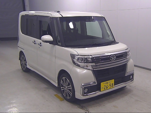 DAIHATSU TANTO 2018