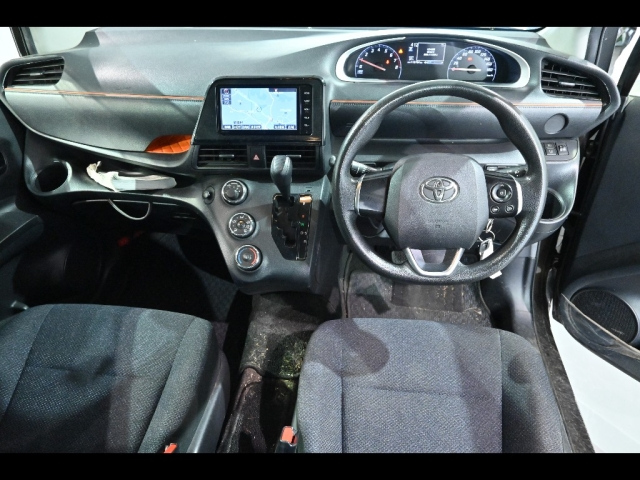 TOYOTA SIENTA 2016