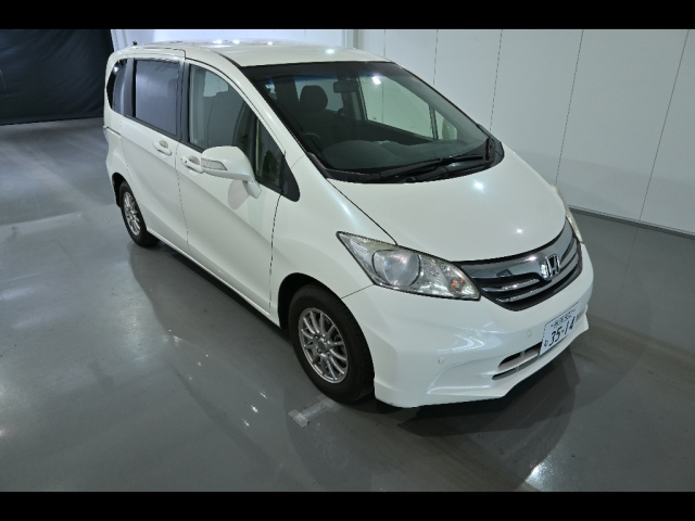 HONDA FREED 2013