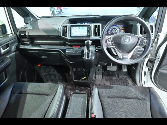 HONDA STEP WAGON 2012