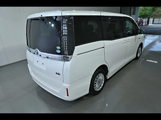 TOYOTA VOXY 2014
