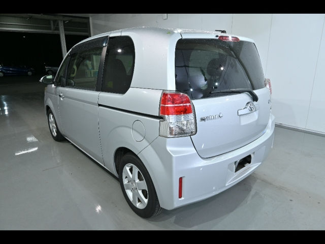 TOYOTA SPADE 2012