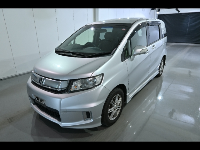 HONDA FREED 2015
