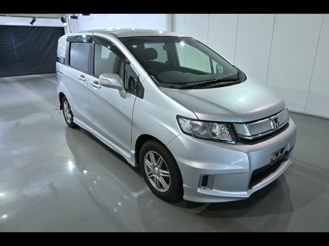 HONDA FREED 2015