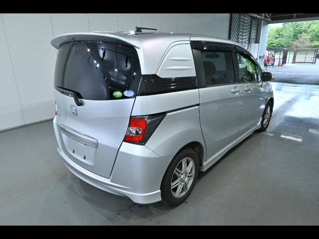HONDA FREED 2015