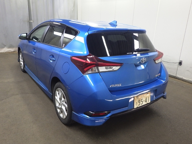TOYOTA AURIS 2016
