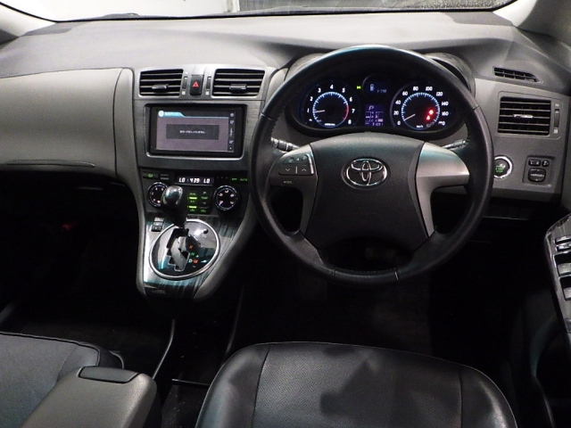 TOYOTA MARK X ZIO 2011