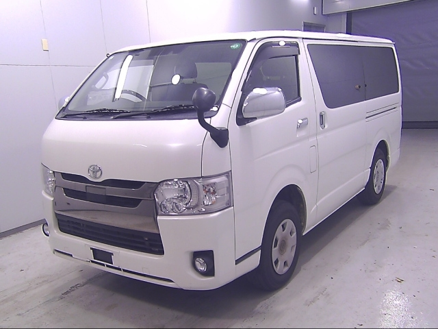 TOYOTA HIACE VAN 2018