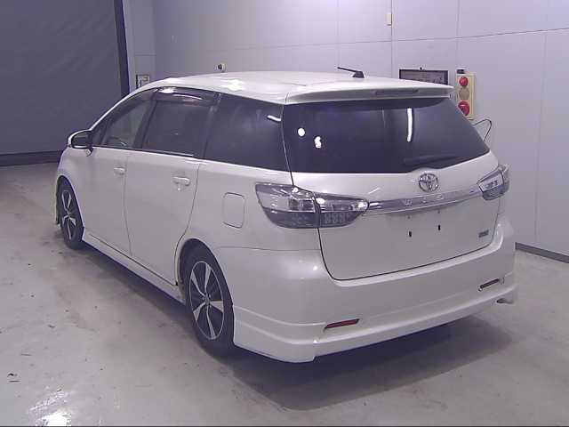 TOYOTA WISH 2012