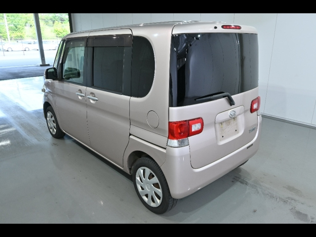 DAIHATSU TANTO 2011
