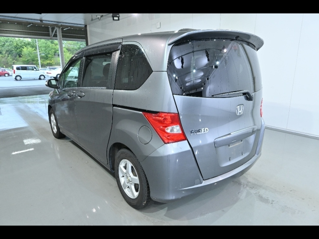 HONDA FREED 2010