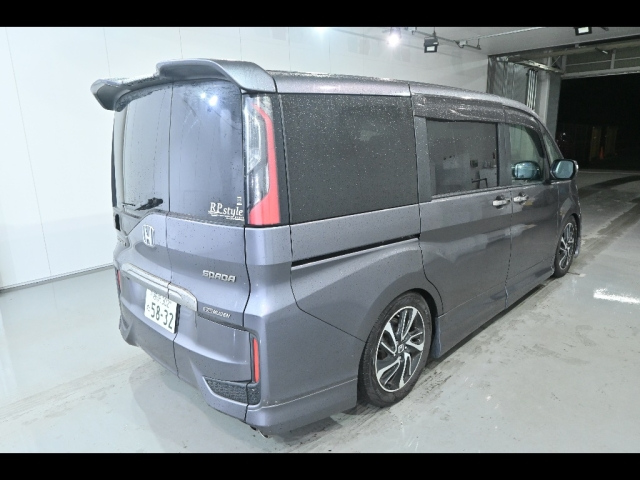 HONDA STEP WAGON 2015