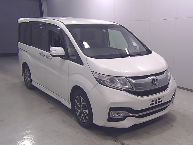 HONDA STEP WAGON 2016