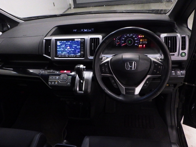 HONDA STEP WAGON 2012