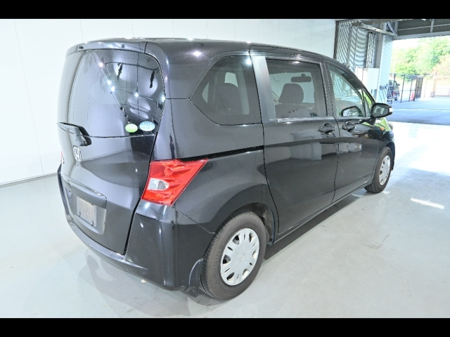 HONDA FREED 2010