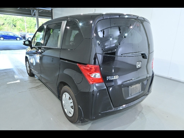HONDA FREED 2010