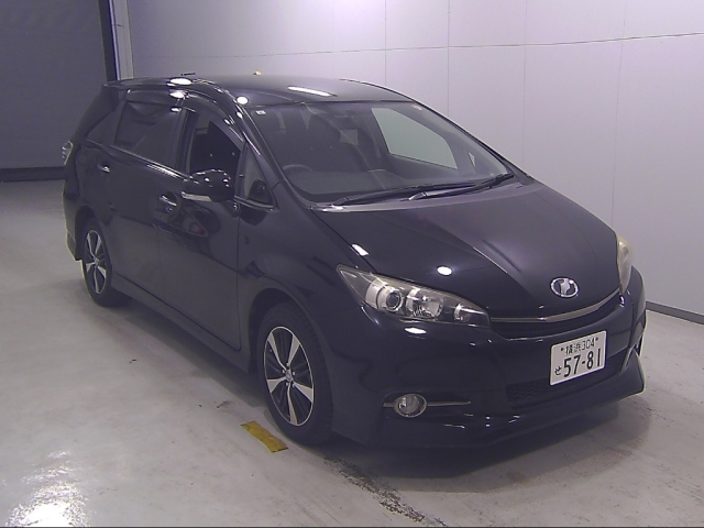 TOYOTA WISH 2015