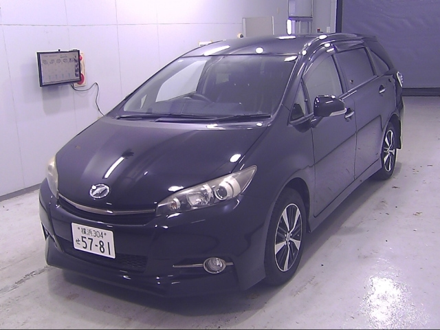 TOYOTA WISH 2015