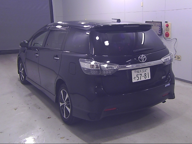 TOYOTA WISH 2015
