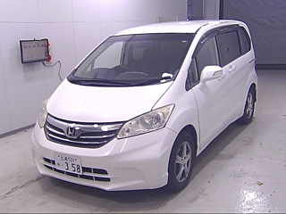 HONDA FREED 2013