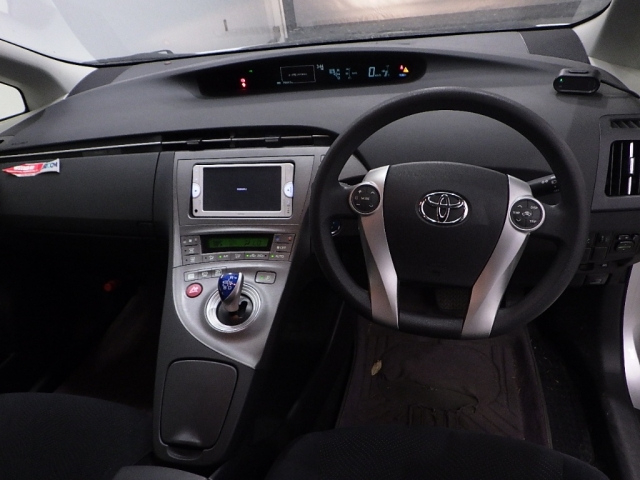 TOYOTA PRIUS 2012