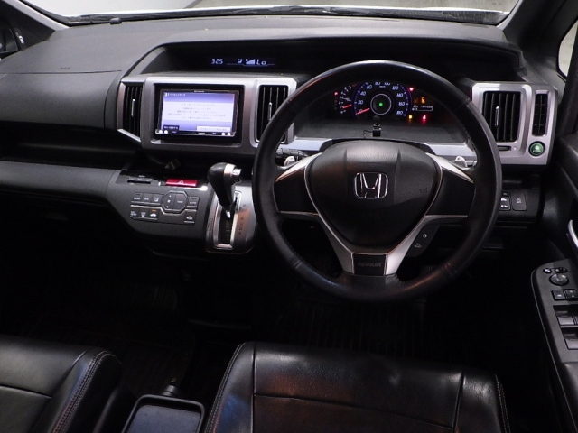 HONDA STEP WAGON 2013