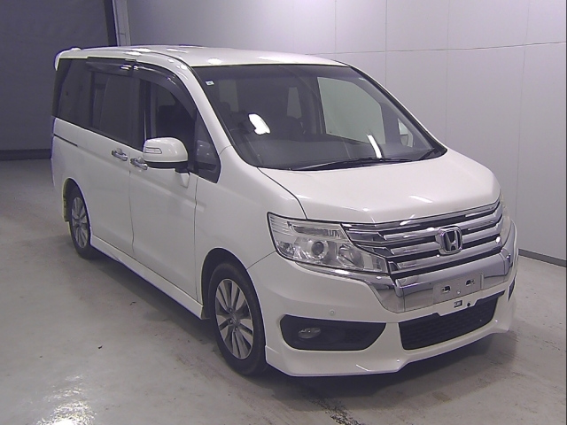 HONDA STEP WAGON 2013