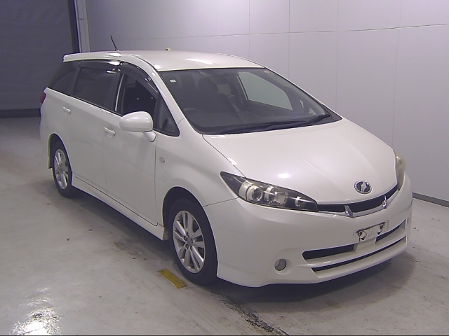 TOYOTA WISH 2010