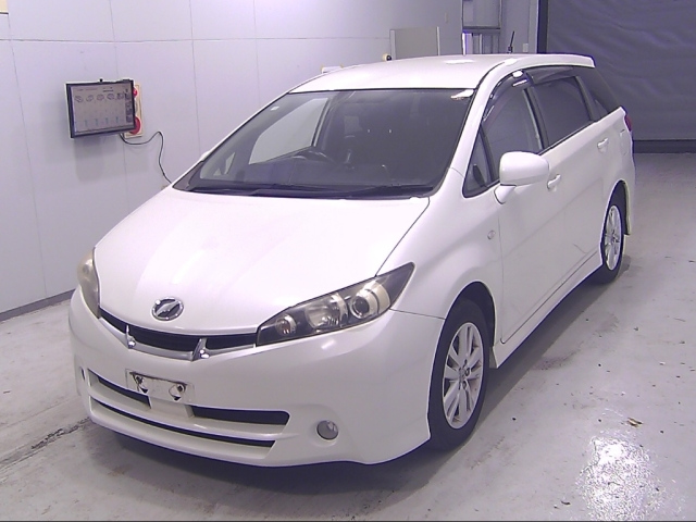 TOYOTA WISH 2010