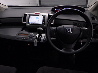 HONDA FREED 2011