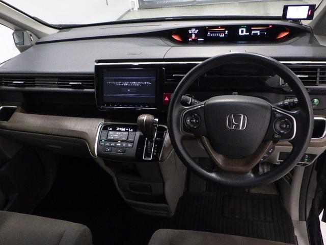 HONDA STEP WAGON 2015