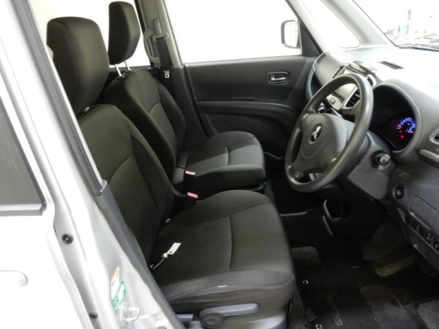 MITSUBISHI DELICA D2 2012